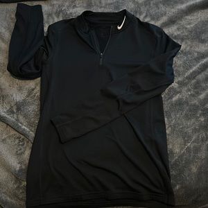 Mike quarter zip, fits as a small/medium